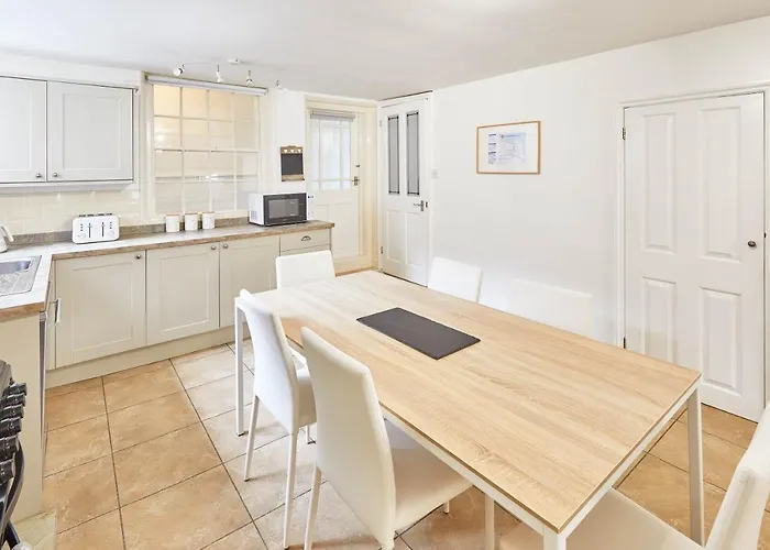 Host & Stay - Princess Place Townhouse
