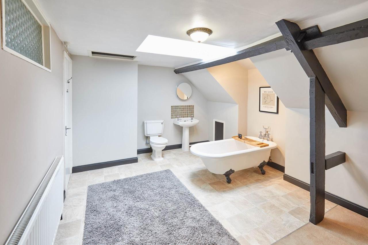 Host & - Princess Place Townhouse Whitby